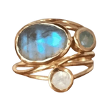 Vintage prsten s vsazeným modrým měsíčním kamenem