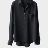 Košile s elegantním střihem a moderním detailem