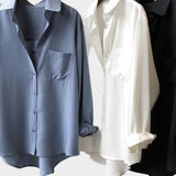 Košile s elegantním střihem a moderním detailem