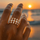 Ranní šperk s lesklými drahokamy