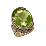 Antický prsten s olivovým krystalem